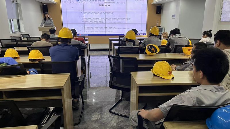 会计培训机构根据其课程设置、教学方式、师资力量等方面，可以分为以下几类：