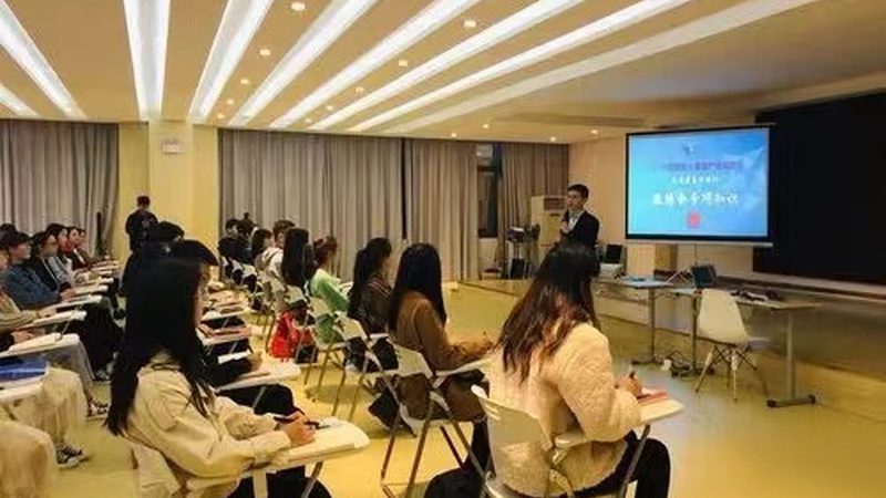 在职研究生培训：如何理性对比价格与价值